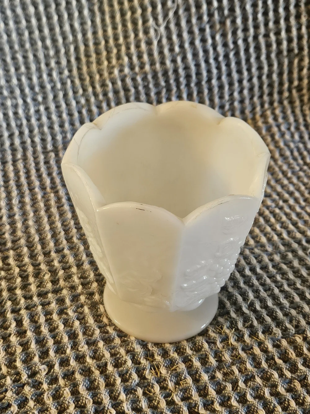 White Decorative Scalloped Ceramic Vase